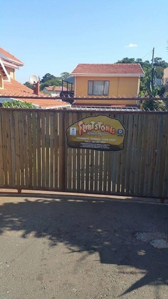 Flintstones Pensión Durban Exterior foto